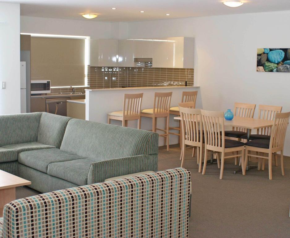 Quality Suites Pioneer Sands Wollongong Bagian luar foto