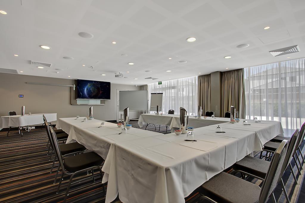 Quality Suites Pioneer Sands Wollongong Bagian luar foto