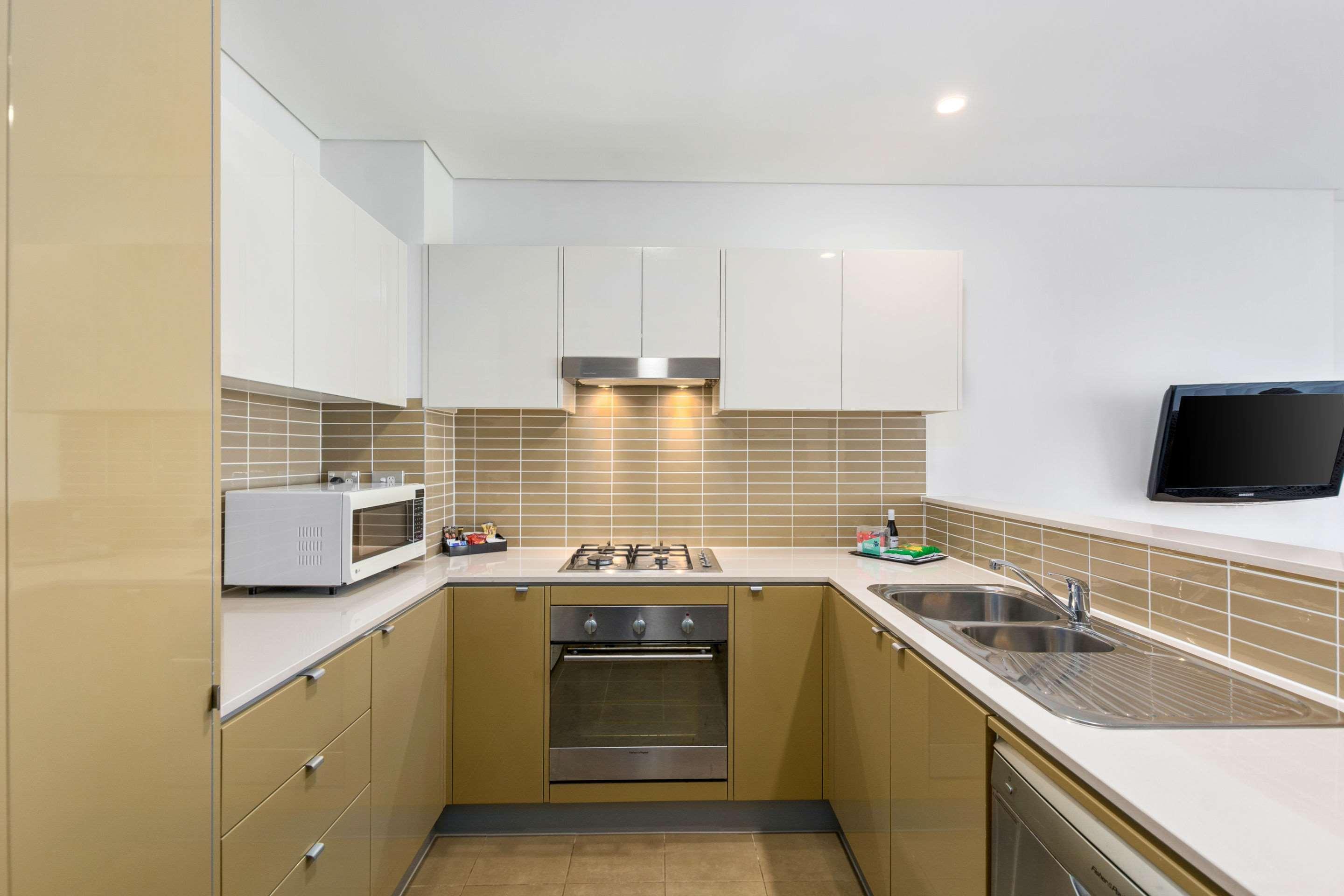 Quality Suites Pioneer Sands Wollongong Bagian luar foto