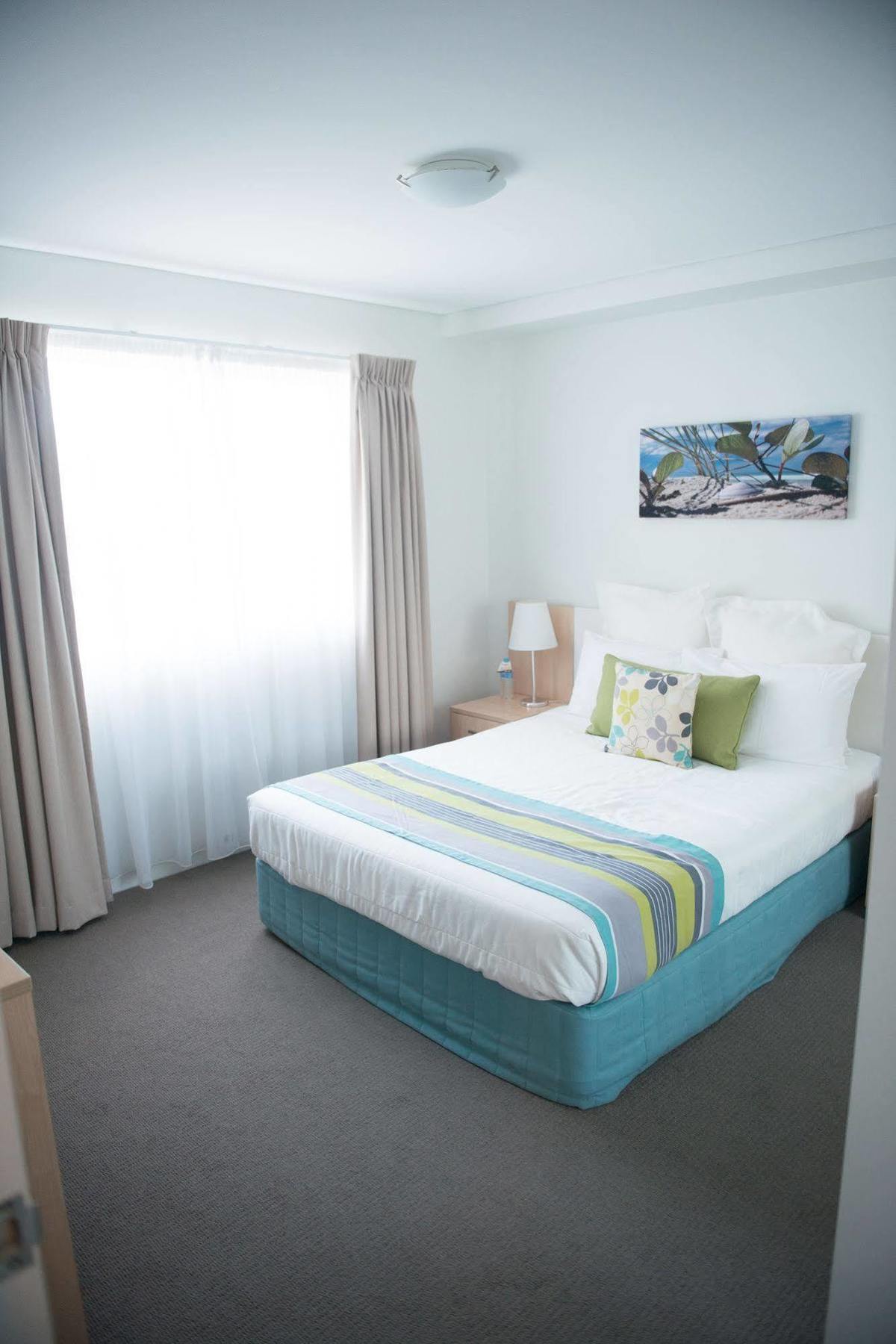 Quality Suites Pioneer Sands Wollongong Bagian luar foto